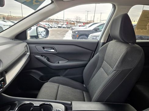 Used 2024 Nissan Rogue SV image 24