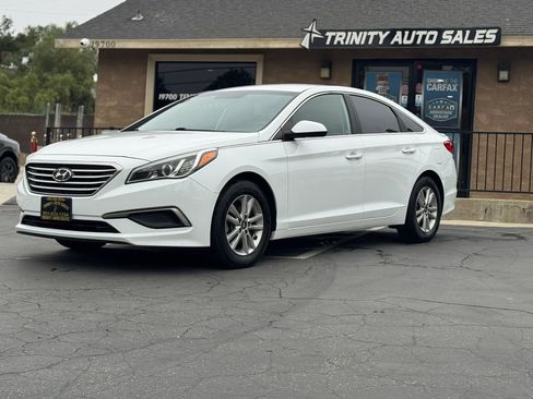Used 2017 Hyundai Sonata SE w/ Cargo Package FWD image 1