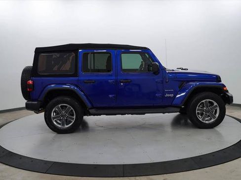 Certified 2020 Jeep Wrangler Unlimited Sahara AWD/4WD image 4