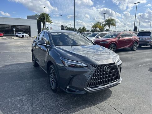 Used 2025 Lexus NX 250 FWD w/ Towing Package (2000 Lbs) image 12