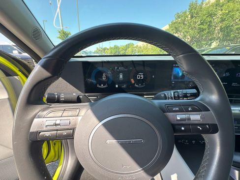 Used 2025 Hyundai Kona SEL AWD/4WD image 17