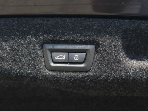 New 2026 BMW i5 eDrive40 w/ Premium Package AWD/4WD image 9