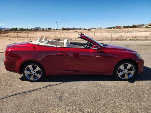 Used 2010 Lexus IS 350C image 9