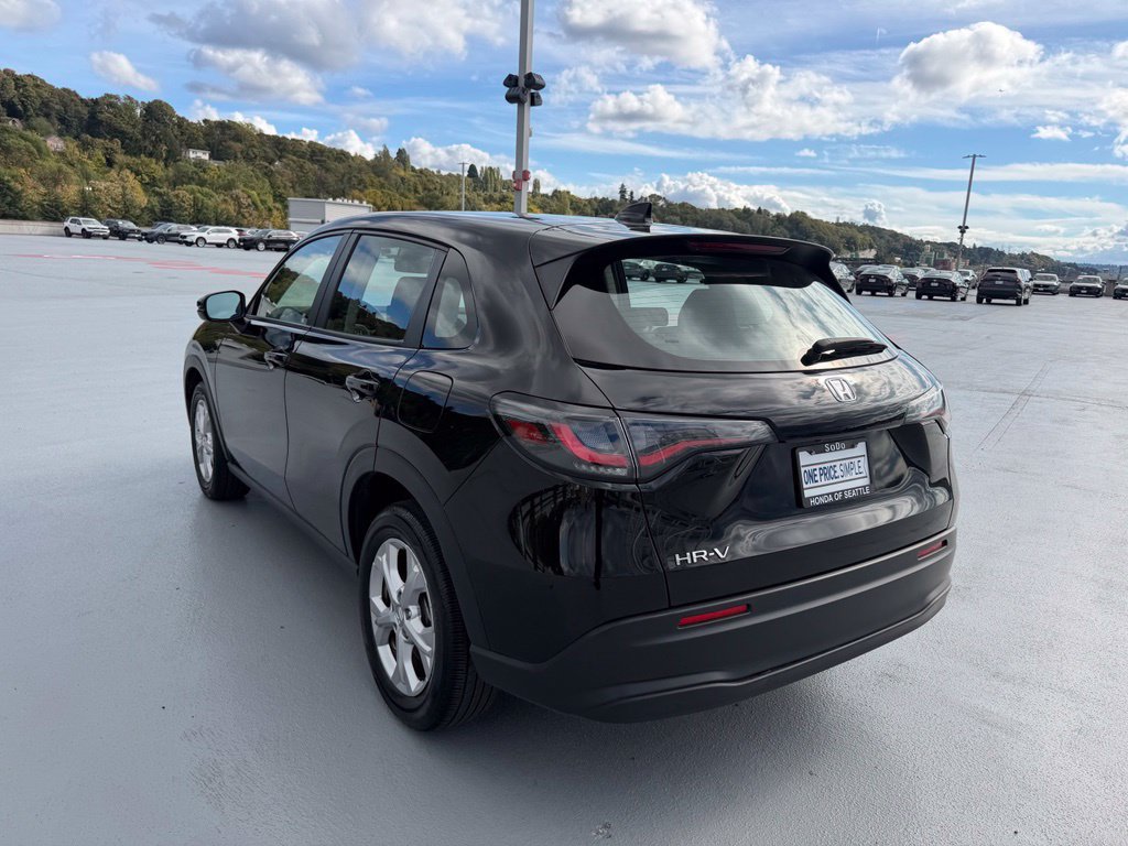 Used 2024 Honda HR-V LX image 9