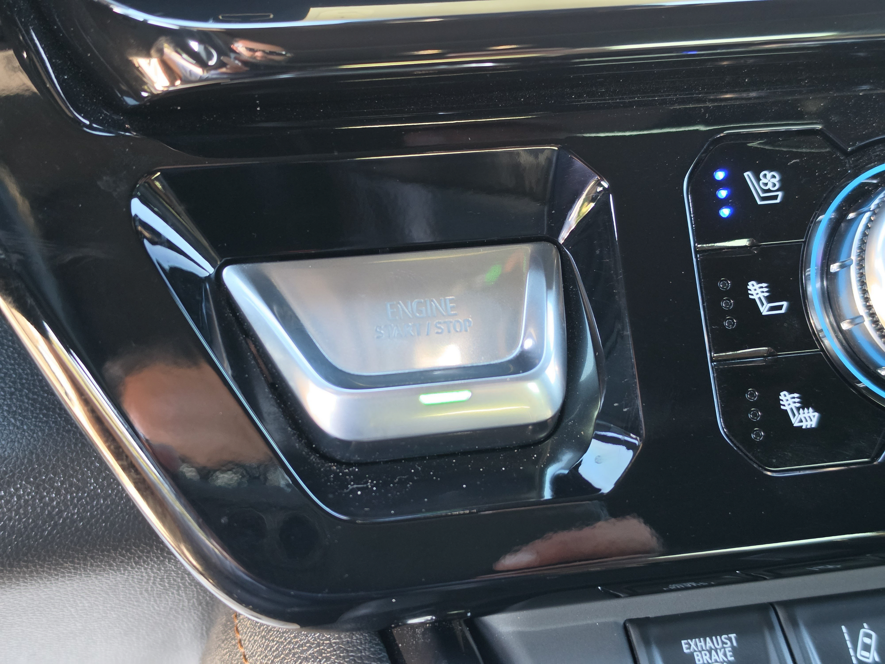 Used 2024 GMC Sierra 2500 AT4 w/ AT4 Premium Plus Package AWD/4WD image 40
