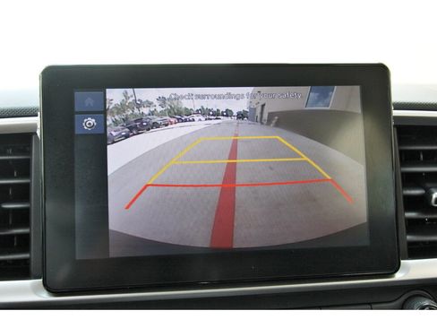 Used 2024 Hyundai Venue SE FWD image 25