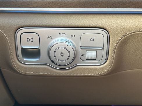 Certified 2024 Mercedes-Benz GLS 450 4MATIC image 25