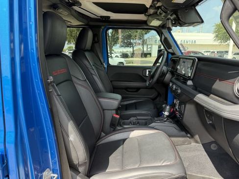 Used 2024 Jeep Wrangler Unlimited Rubicon AWD/4WD image 29