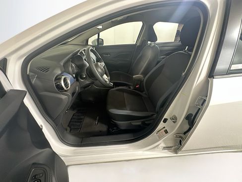 Used 2025 Nissan Versa SV FWD image 13