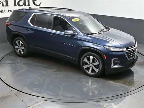 Used 2023 Chevrolet Traverse LT w/ LT Premium Package image 38