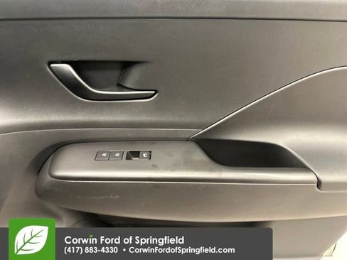 Used 2025 Hyundai Kona SEL image 11