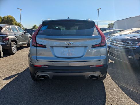 Used 2023 Cadillac XT4 Premium Luxury image 3