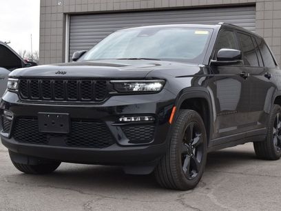 Used 2023 Jeep Grand Cherokee Limited w/ Black Appearance Package