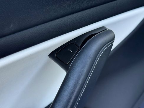 Used 2018 Tesla Model 3 Long Range AWD/4WD image 11