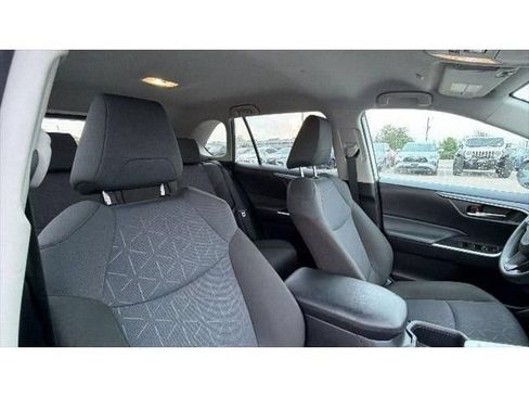 Certified 2025 Toyota RAV4 XLE AWD/4WD image 39