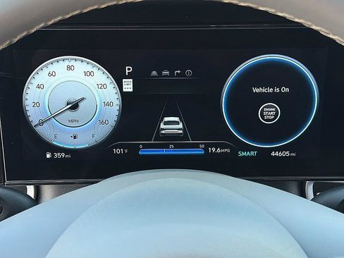 Used 2025 Hyundai Elantra SEL FWD image 13