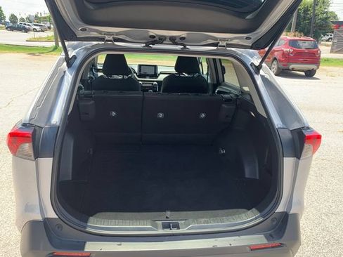 Used 2025 Toyota RAV4 XLE AWD/4WD image 9