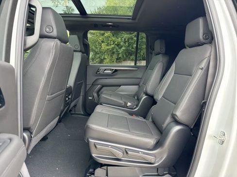 New 2025 Chevrolet Suburban LT w/ Comfort Package image 19