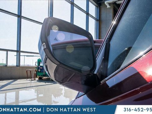 Used 2024 Jeep Grand Cherokee Laredo AWD/4WD image 36