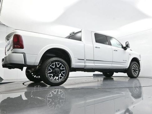 Used 2025 RAM 2500 Limited AWD/4WD image 54