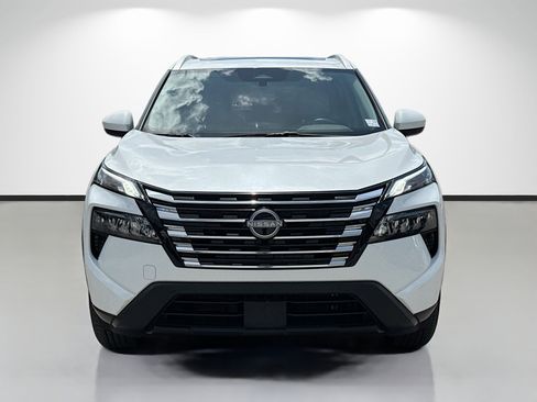 Used 2025 Nissan Rogue SV w/ SV Premium Package FWD image 8