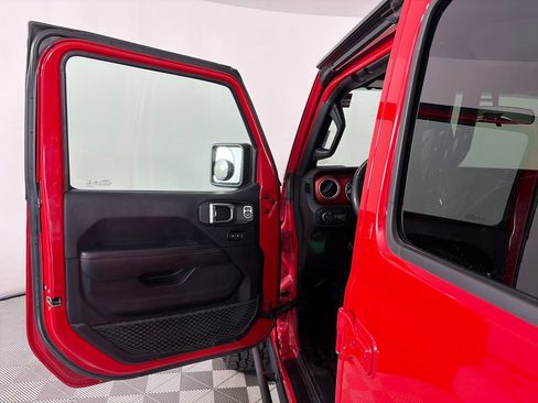 Used 2018 Jeep Wrangler Unlimited Rubicon w/ Cold Weather Group AWD/4WD image 10