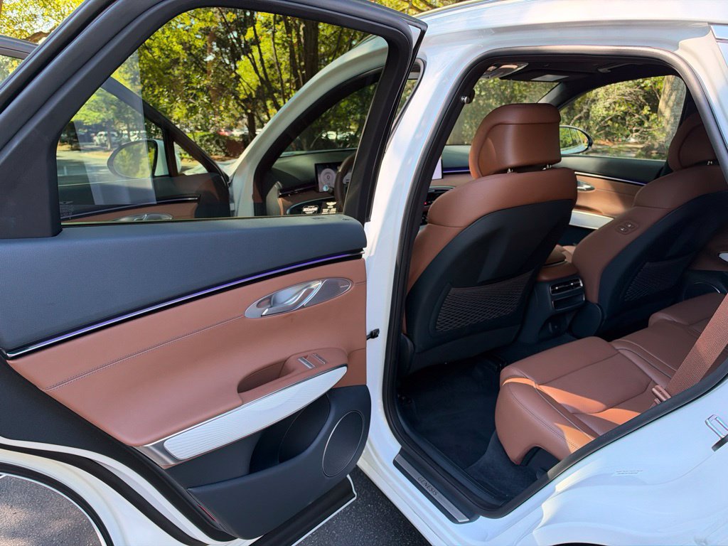 Certified 2026 Genesis GV70 2.5T Advanced AWD/4WD image 20