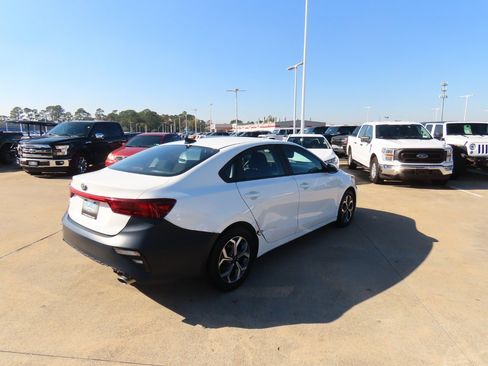 Used 2019 Kia Forte LXS image 11
