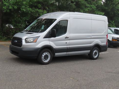 Used 2018 Ford Transit 150 130 Medium Roof RWD image 2