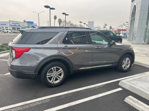 Used 2022 Ford Explorer XLT w/ Equipment Group 202A image 7