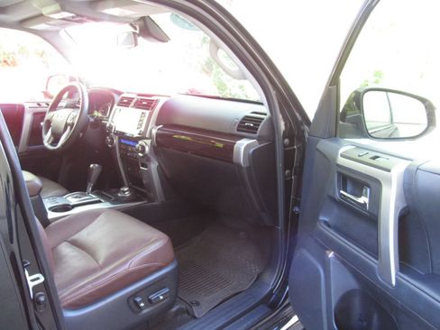 Used 2021 Toyota 4Runner Limited AWD/4WD image 19