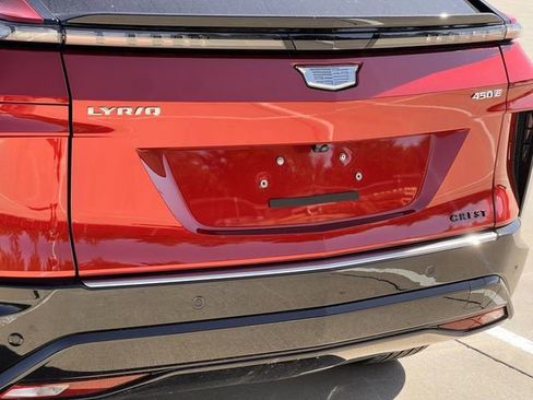 New 2026 Cadillac Lyriq Luxury image 6