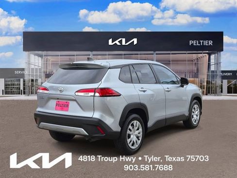 Used 2022 Toyota Corolla Cross L FWD image 6
