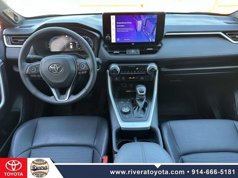 Used 2023 Toyota RAV4 XSE AWD/4WD image 18