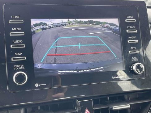Used 2022 Toyota Camry SE FWD image 16