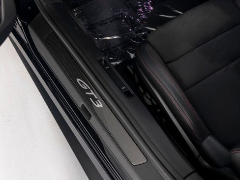 Used 2022 Porsche 911 GT3 RWD image 17