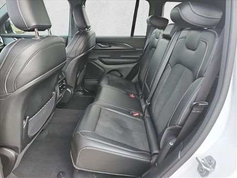 Used 2025 Jeep Grand Cherokee Altitude AWD/4WD image 26