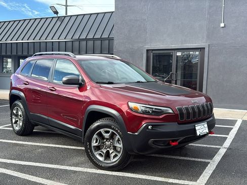 Used 2019 Jeep Cherokee Trailhawk w/ Cold Weather Group image 1
