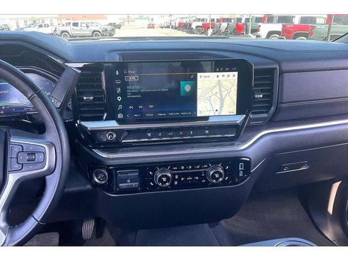 Used 2025 Chevrolet Silverado 3500 LTZ AWD/4WD image 7