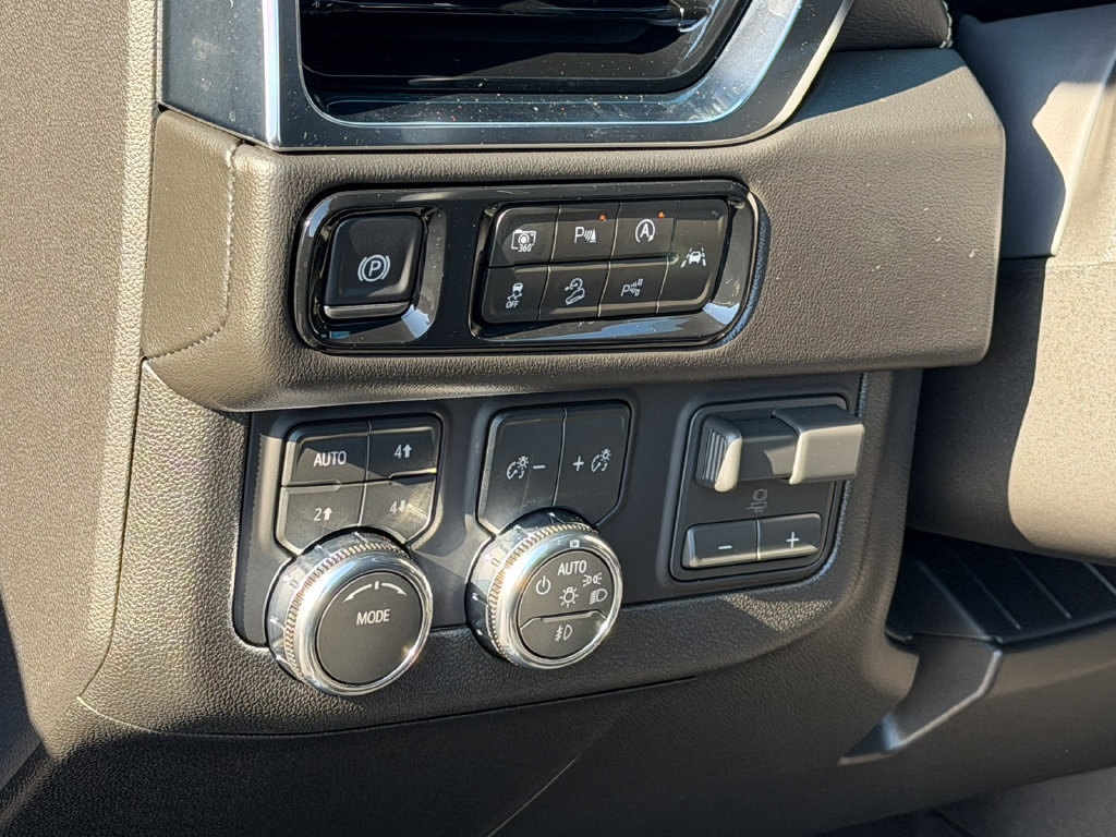 Certified 2026 GMC Yukon XL Elevation w/ Elevation Premium Package AWD/4WD image 40