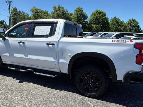 Used 2024 Chevrolet Silverado 1500 LT Trail Boss w/ LT Trail Boss Premium Package AWD/4WD image 7