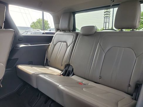 Used 2020 Ford Expedition Limited w/ Equipment Group 301A AWD/4WD image 30
