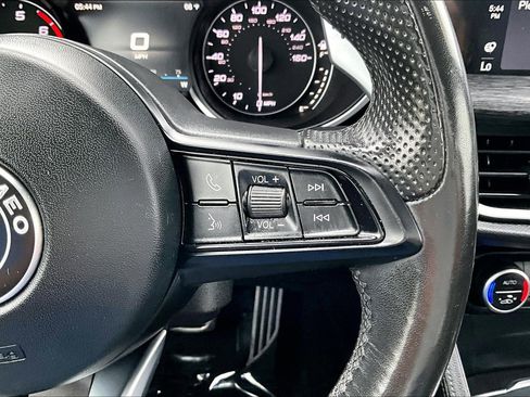 Used 2022 Alfa Romeo Stelvio Sprint AWD/4WD image 18