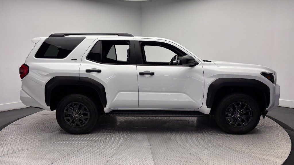 Used 2025 Toyota 4Runner SR5 AWD/4WD image 38