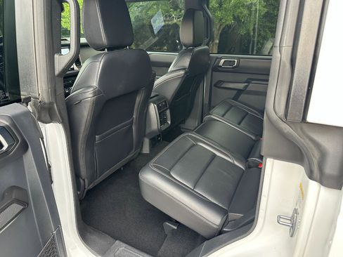 Used 2025 Ford Bronco Outer Banks AWD/4WD image 15