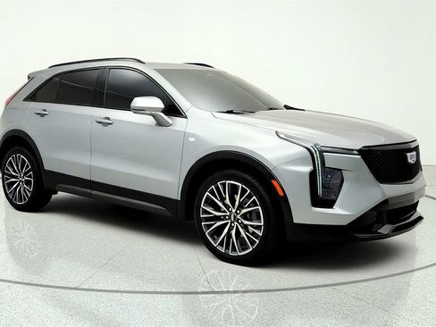 Used 2024 Cadillac XT4 Sport FWD image 3