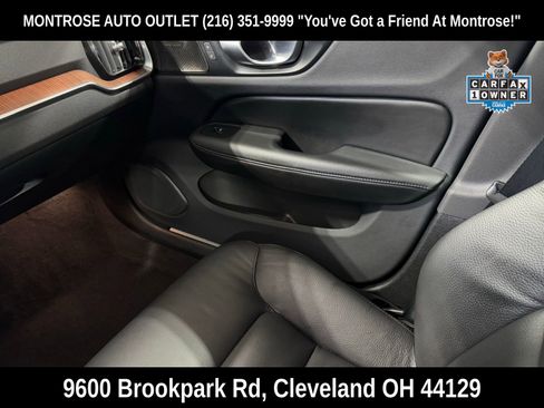 Used 2024 Volvo V60 B5 Cross Country Plus image 40