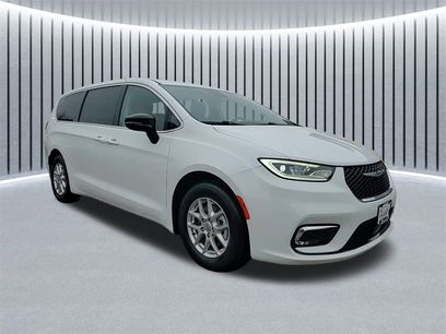 Used 2024 Chrysler Pacifica Touring-L