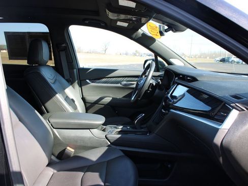 Used 2024 Cadillac XT6 Premium Luxury image 32
