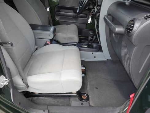 Used 2007 Jeep Wrangler Unlimited Sahara AWD/4WD image 22